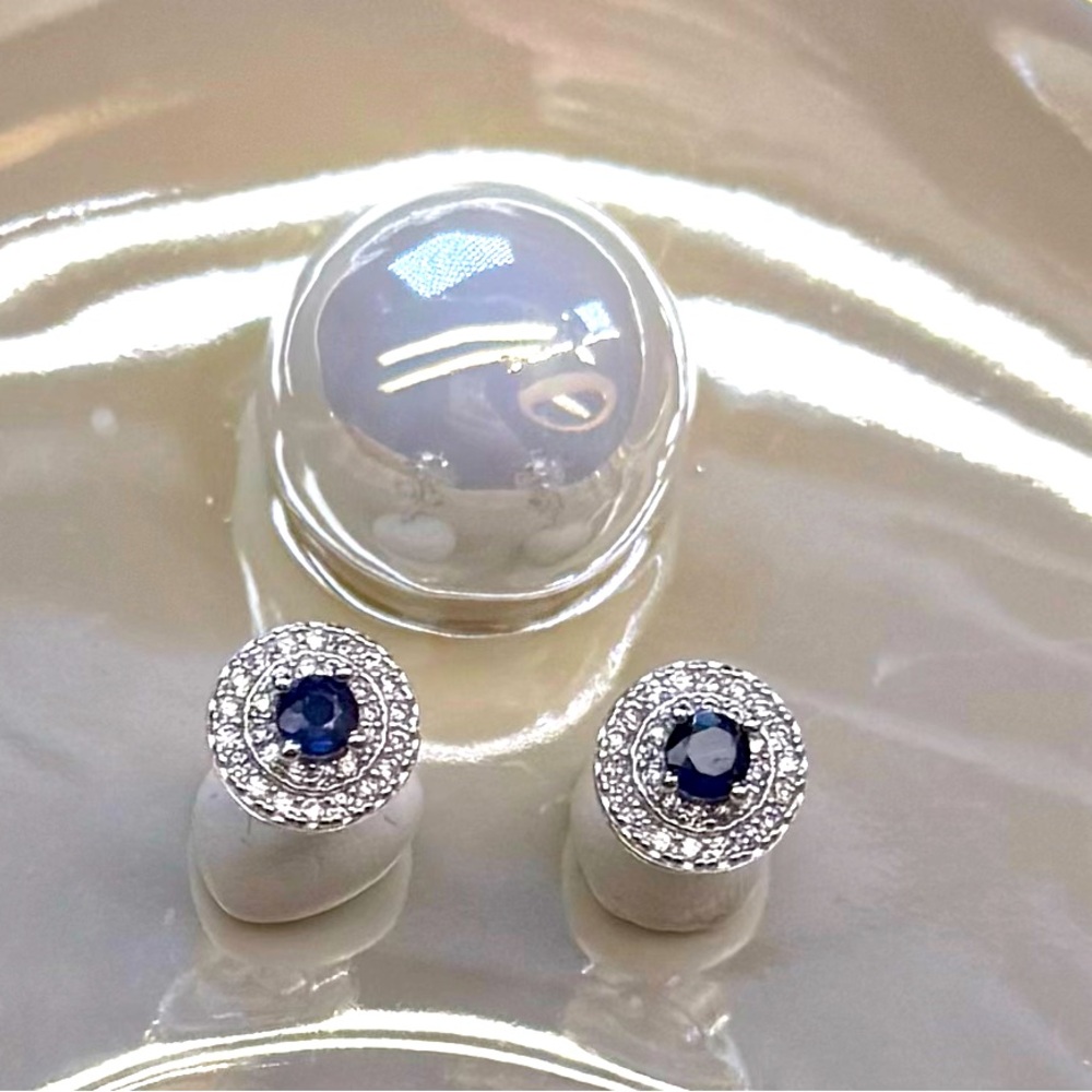 ES1 0.2CT Natural Blue Sapphire VERY DAINTY Stud Earrings Rhodium plated S925